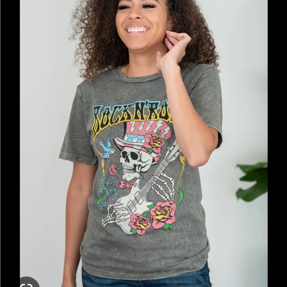 LOTUS FASHION Women’s Rock’n’Roll Short Sleeve Tee